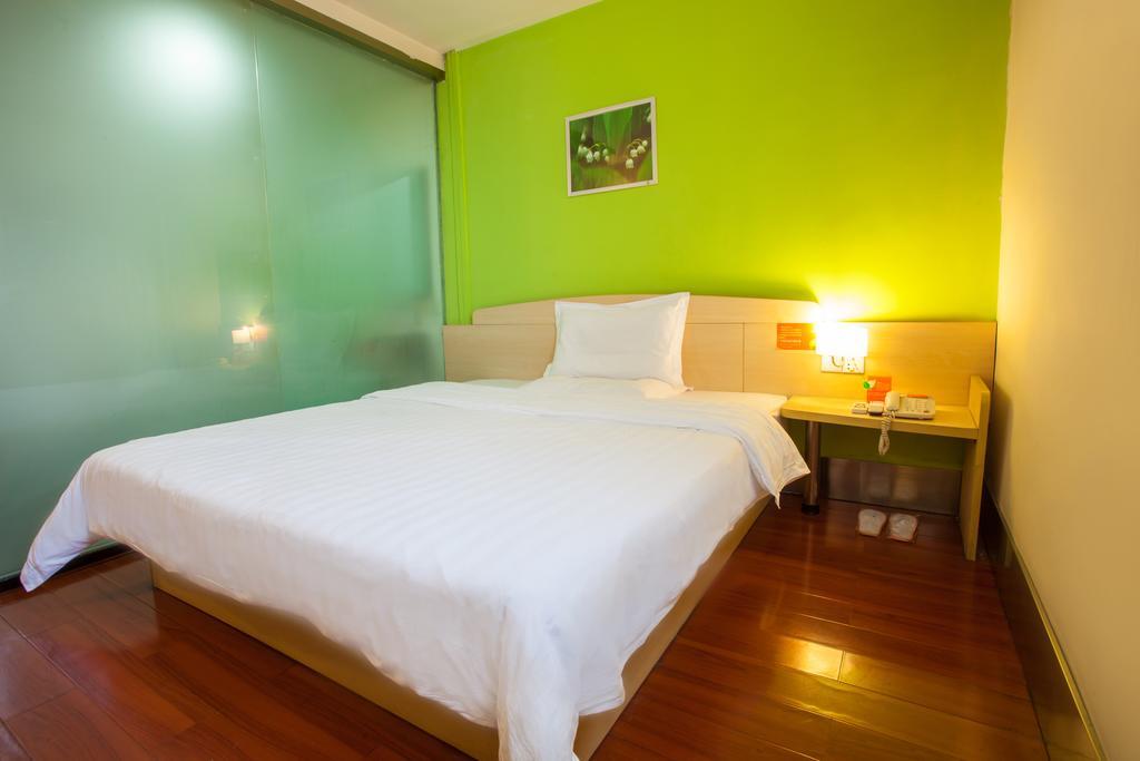 7Days Inn Guilin Zhengyang Road Pedestrain Street Room photo